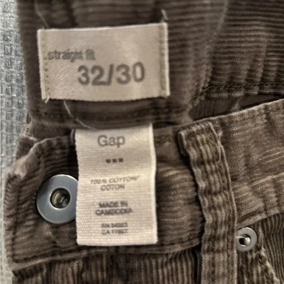 LIKE NEW Gap Men's Brown Slim Fit Corduroy Pants Size 32/30 - Picture 3 of 5